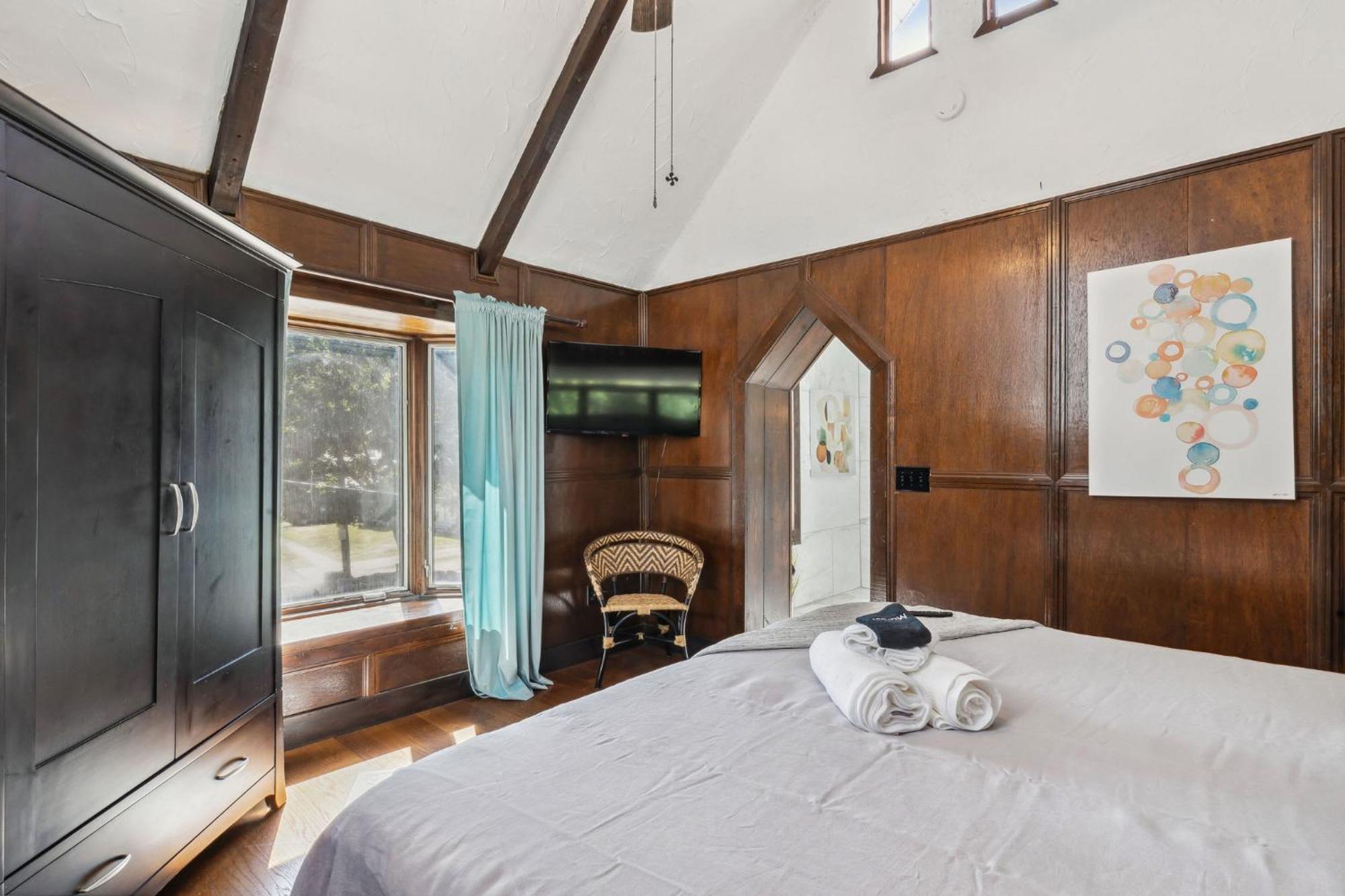 Enchanted Castle - Your Royal Getaway Awaits Cleveland Eksteriør bilde