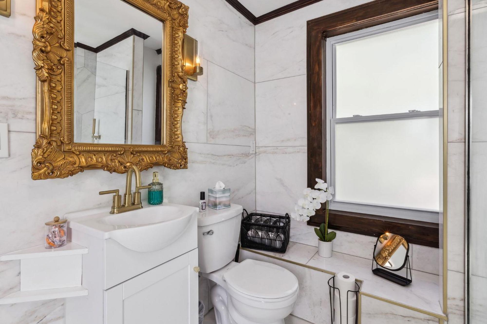 Enchanted Castle - Your Royal Getaway Awaits Cleveland Eksteriør bilde