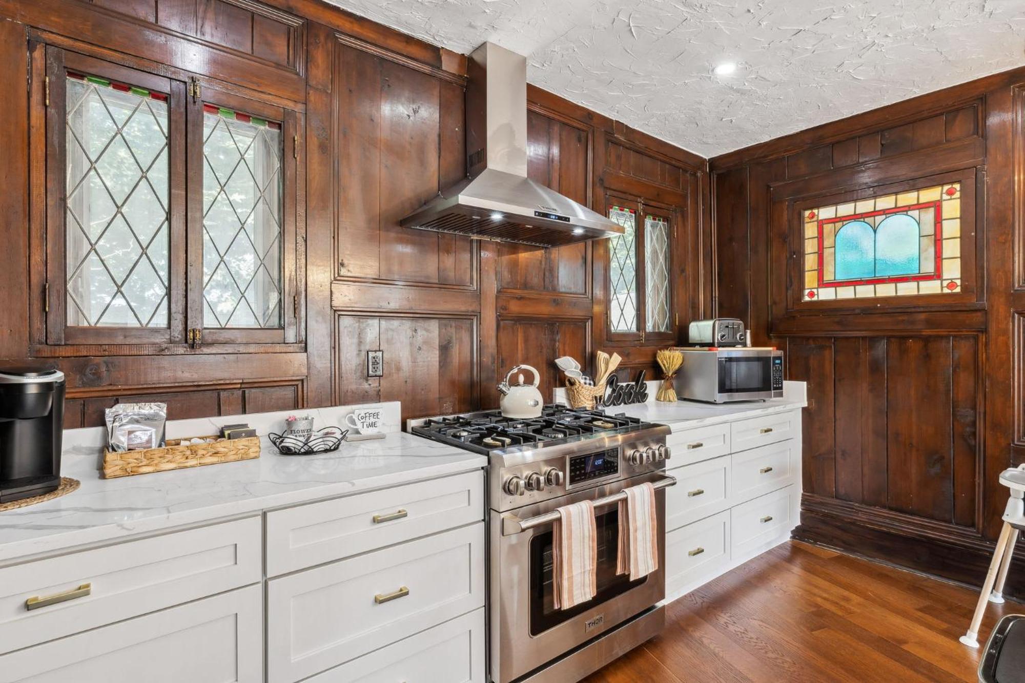 Enchanted Castle - Your Royal Getaway Awaits Cleveland Eksteriør bilde