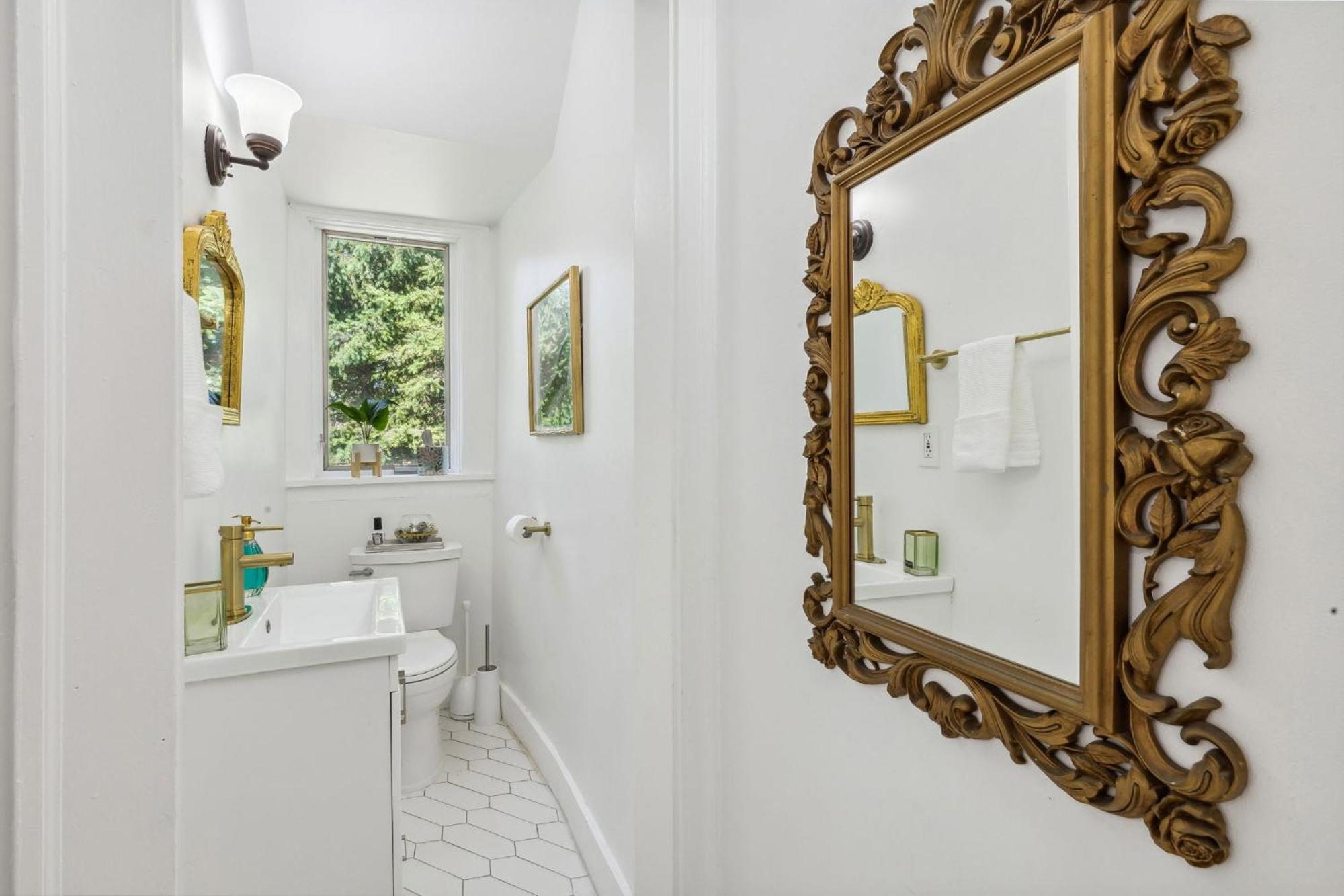 Enchanted Castle - Your Royal Getaway Awaits Cleveland Eksteriør bilde