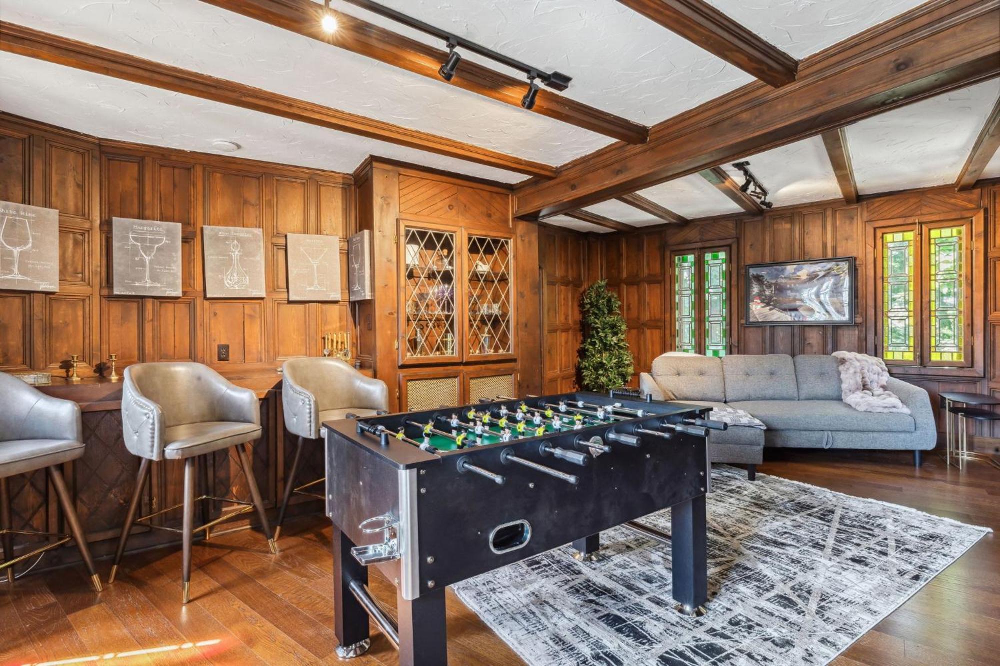 Enchanted Castle - Your Royal Getaway Awaits Cleveland Eksteriør bilde