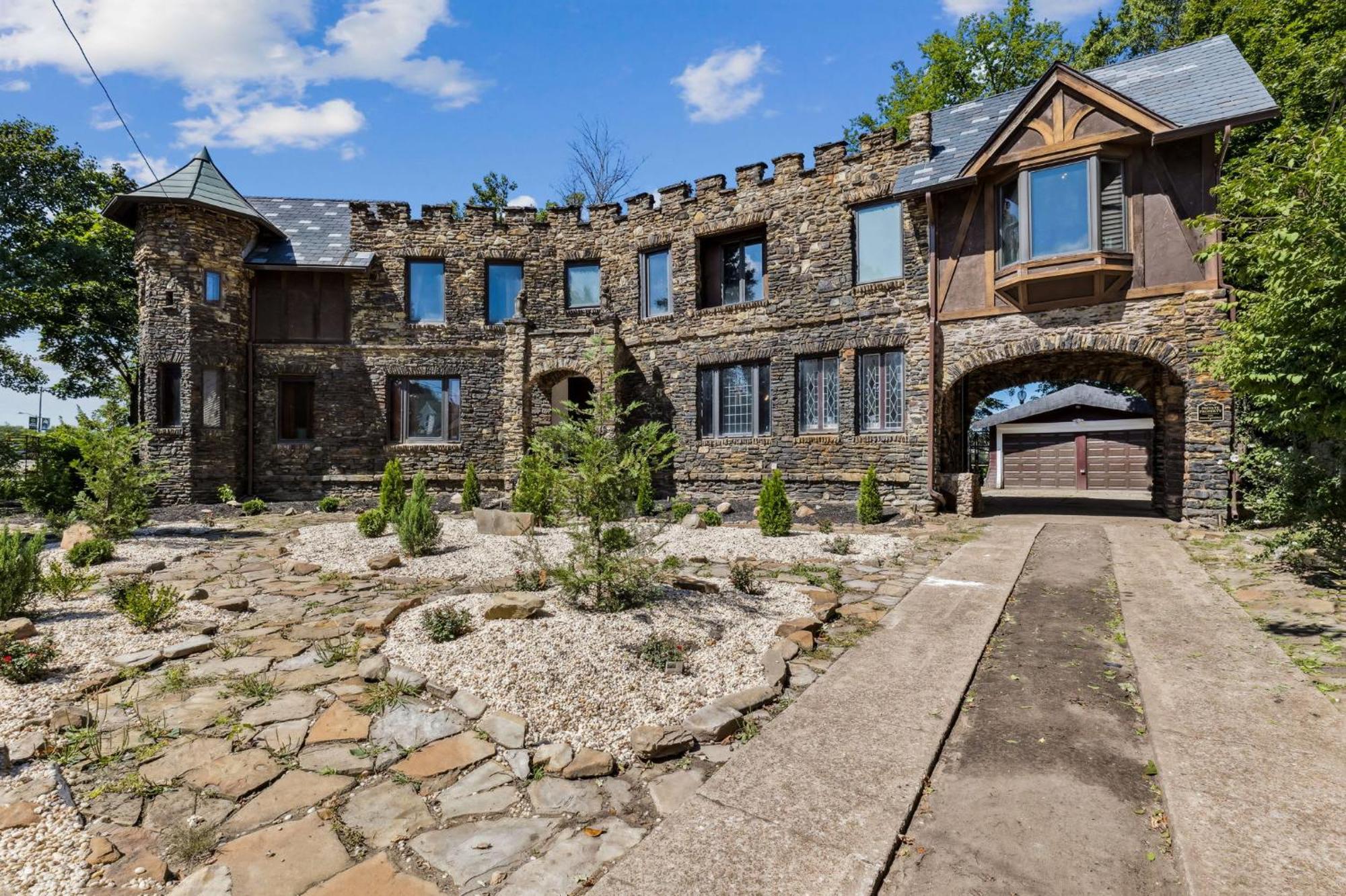 Enchanted Castle - Your Royal Getaway Awaits Cleveland Eksteriør bilde