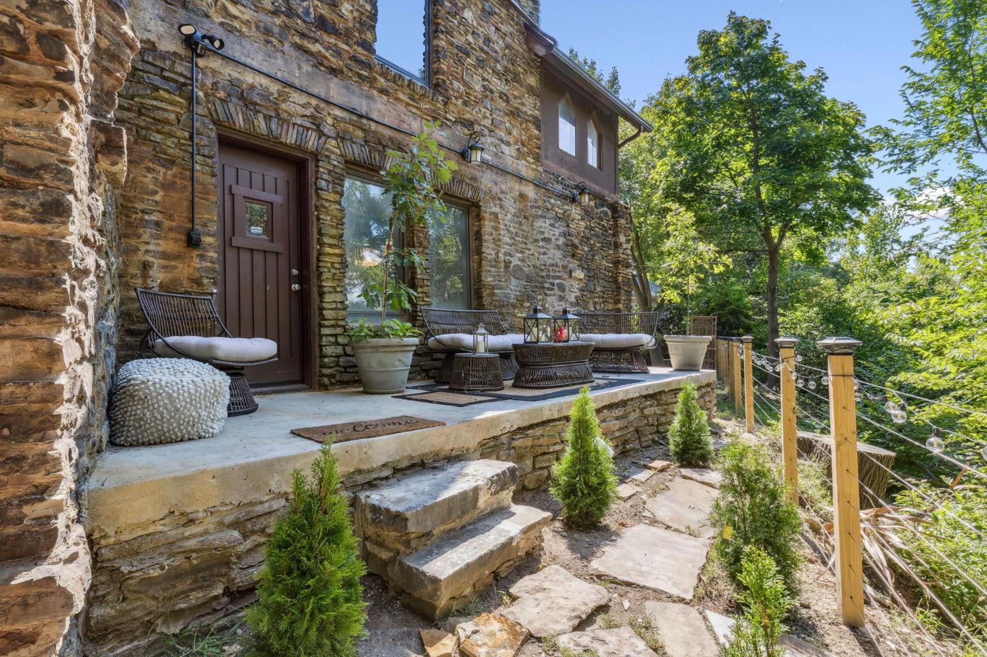 Enchanted Castle - Your Royal Getaway Awaits Cleveland Eksteriør bilde
