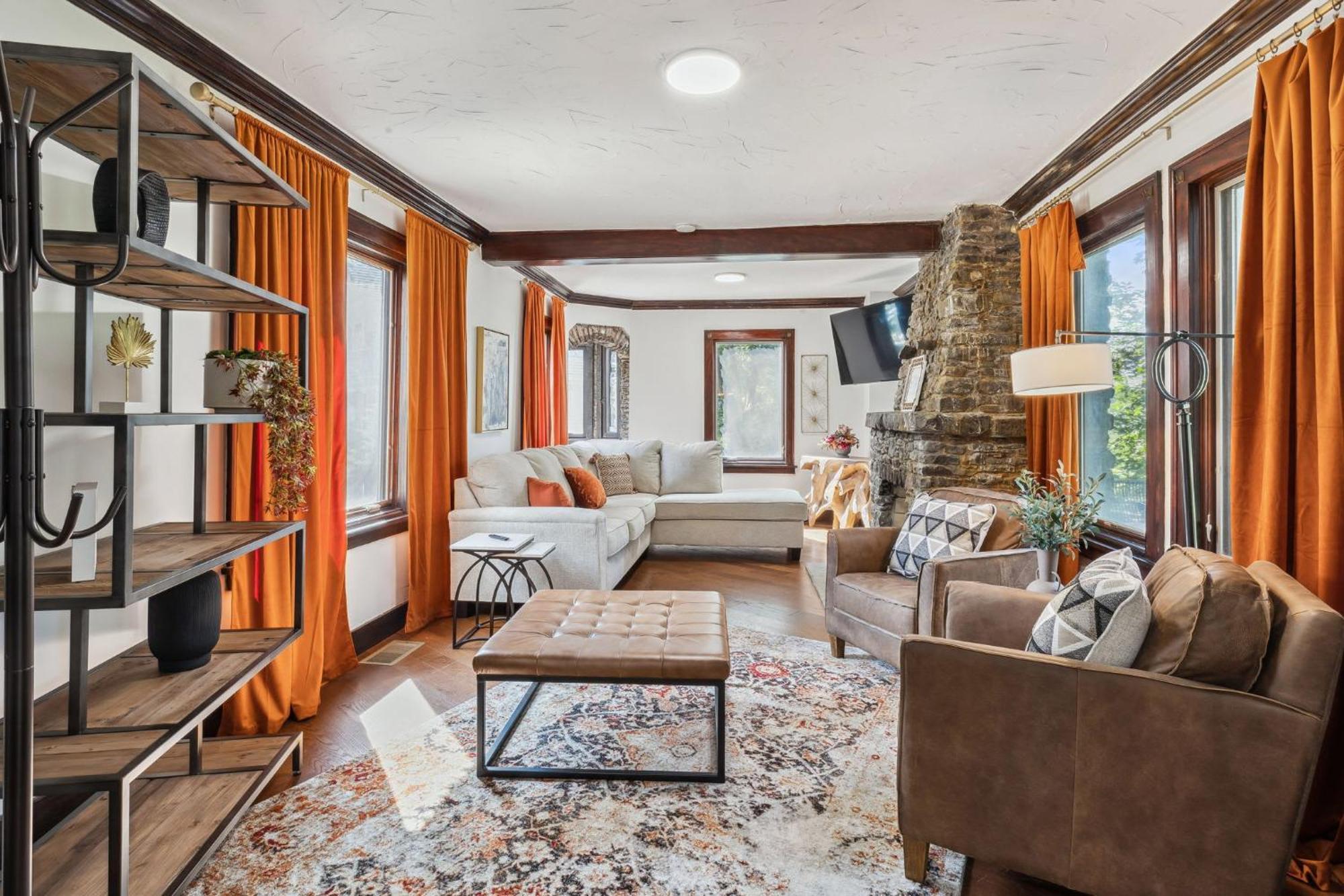 Enchanted Castle - Your Royal Getaway Awaits Cleveland Eksteriør bilde
